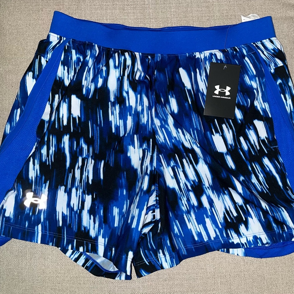 Men’s size large Under Armour athletic shorts.